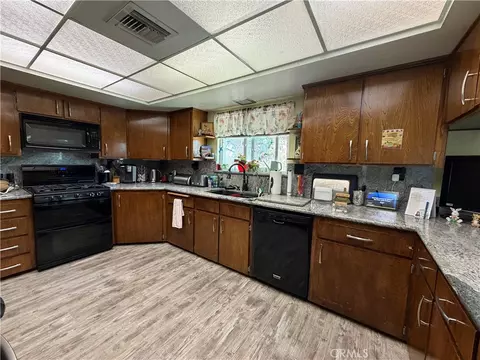 Kitchen - 800 S 1st, Barstow, CA 92311 photo 5 of 10