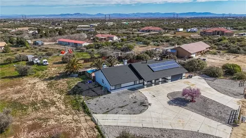 7426 Cedar St, Phelan, CA 92371