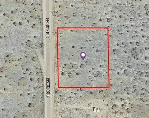 4 220th St E, Palmdale, CA 93591