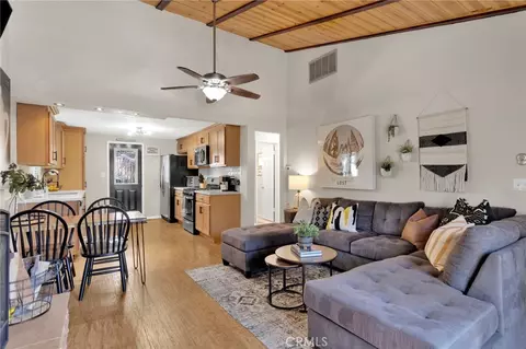 42792 Conifer Dr, Big Bear Lake, CA 92315