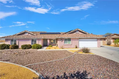 18766 Kitom, Apple Valley, CA 92308