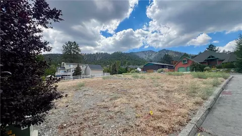 5419 Pacific Crest Dr, Wrightwood, CA 92397 photo 3