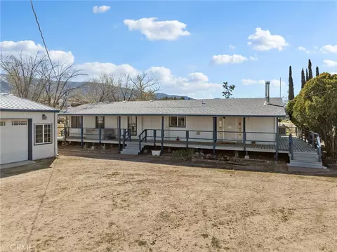 599 Smoke Tree Rd, Pinon Hills, CA 92372