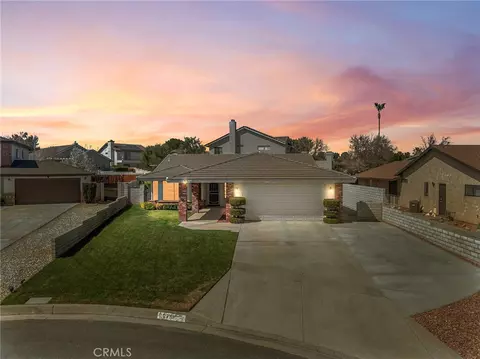 12790 Amberwood Ln, Victorville, CA 92395