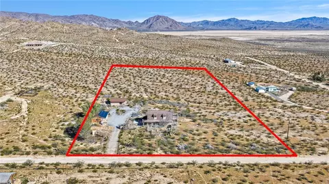 31420 Rabbit Springs Ln, Lucerne Valley, CA 92356