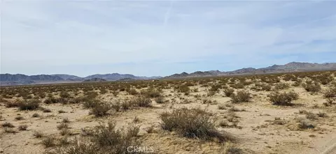 800 Jones Rd, Lucerne Valley, CA 92356