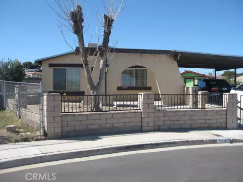 2040 Yosemite Dr, Barstow, CA 92311