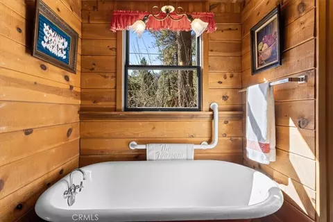 Bath - 5708 Sycamore, Wrightwood, CA 92397 photo 4 of 4
