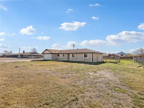 Exterior - 16548 Quinnault, Apple Valley, CA 92307 photo 5 of 6