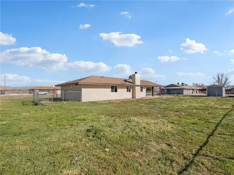 Exterior - 16548 Quinnault, Apple Valley, CA 92307 photo 4 of 6