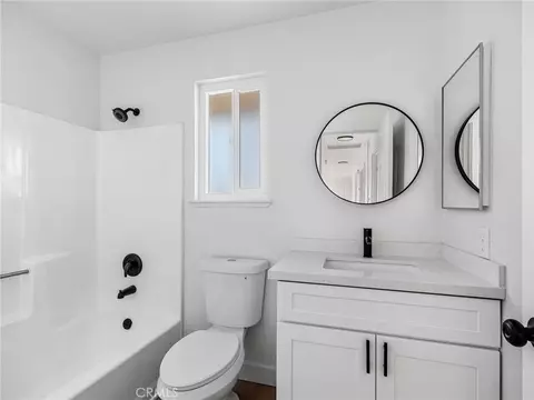 Bath - 16548 Quinnault, Apple Valley, CA 92307 photo 4 of 4