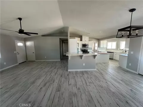 Living - 15009 Temecula Rd, Apple Valley, CA 92307 photo 4 of 7