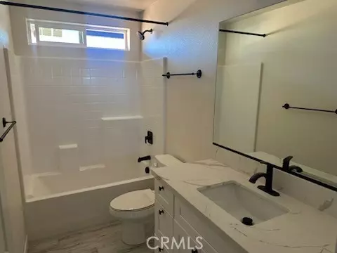 Bath - 15009 Temecula Rd, Apple Valley, CA 92307 photo 1 of 4