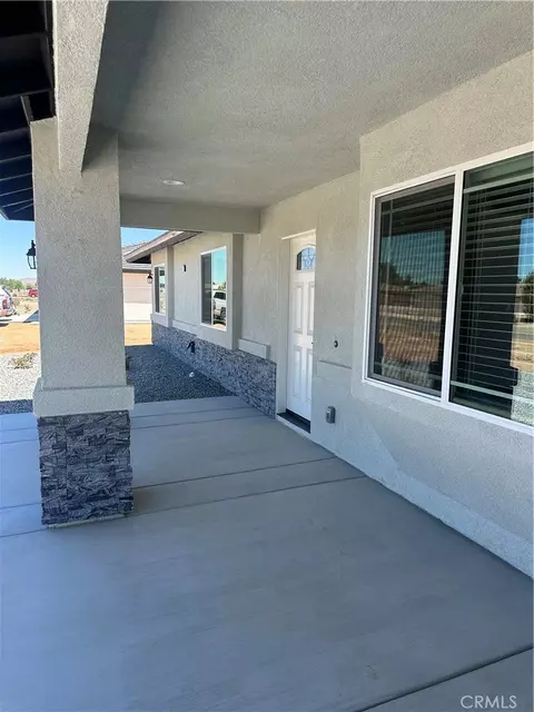 Exterior - 15009 Temecula Rd, Apple Valley, CA 92307 photo 3 of 3