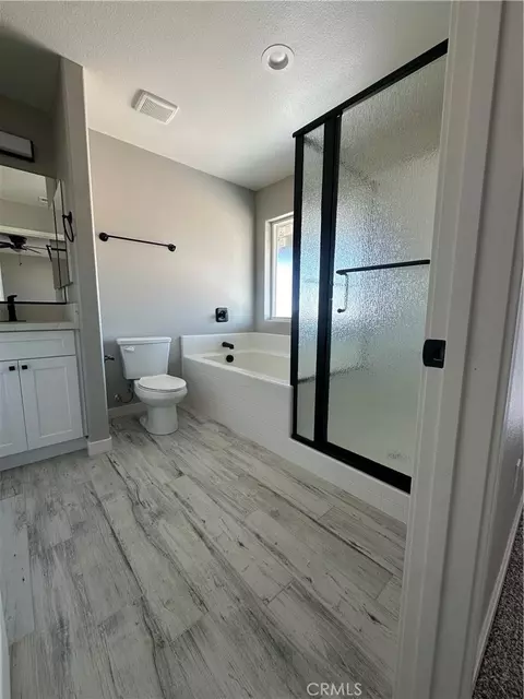 Bath - 15009 Temecula Rd, Apple Valley, CA 92307 photo 2 of 4