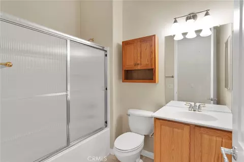 Bath - 10855 Katepwa St, Apple Valley, CA 92308 photo 1 of 3