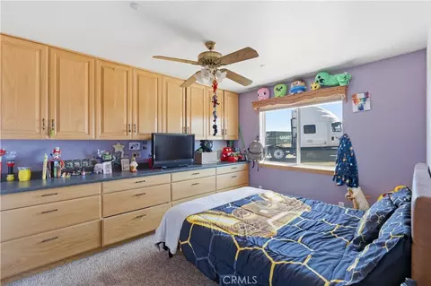 Bedroom - 10707 Mines Ranch Rd, Victorville, CA 92392 photo 4 of 9