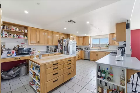 Kitchen - 10707 Mines Ranch Rd, Victorville, CA 92392 photo 1 of 6