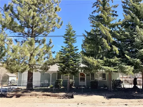 829 W Country Club Blvd, Big Bear City, CA 92314