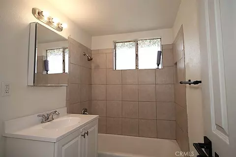 Bath - 25634 Bejoal, Barstow, CA 92311 photo 1 of 3