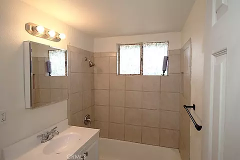Bath - 25634 Bejoal, Barstow, CA 92311 photo 2 of 3