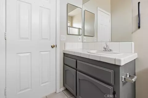 Bath - 7838 Cataba Rd, Hesperia, CA 92344 photo 3 of 4