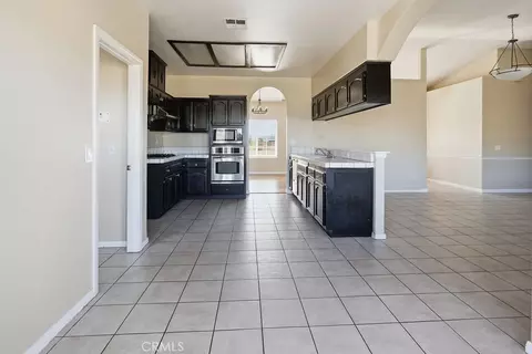 Kitchen - 7838 Cataba Rd, Hesperia, CA 92344 photo 7 of 7