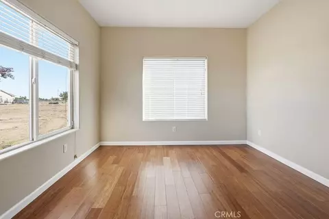 Living - 7838 Cataba Rd, Hesperia, CA 92344 photo 4 of 8