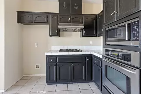 Kitchen - 7838 Cataba Rd, Hesperia, CA 92344 photo 3 of 7