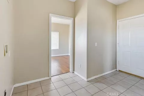 Entry Way - 7838 Cataba Rd, Hesperia, CA 92344 photo 1 of 5