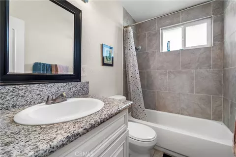 Bath - 35977 Hillview St, Yermo, CA 92398 photo 1 of 2