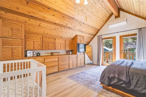 Bedroom - 1137 Edna, Wrightwood, CA 92397 photo 2 of 8