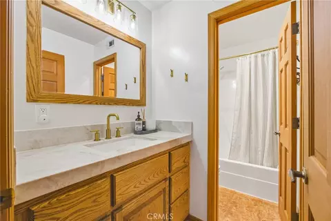 Bath - 1137 Edna, Wrightwood, CA 92397 photo 5 of 6