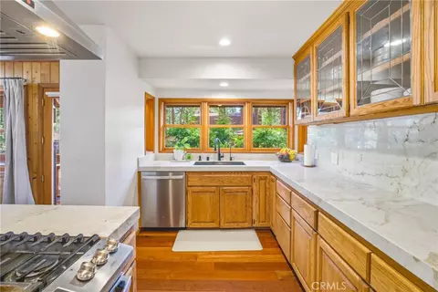 Kitchen - 1137 Edna, Wrightwood, CA 92397 photo 3 of 4