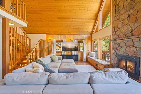 Living - 1137 Edna, Wrightwood, CA 92397 photo 1 of 3