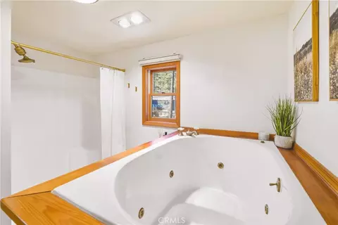 Bath - 1137 Edna, Wrightwood, CA 92397 photo 3 of 6