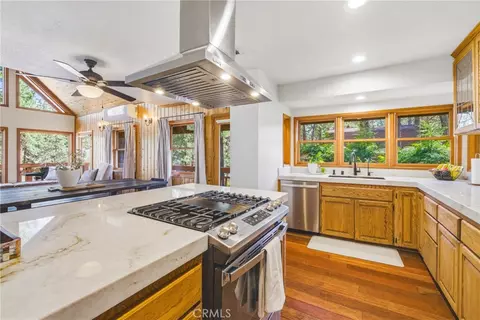 Kitchen - 1137 Edna, Wrightwood, CA 92397 photo 1 of 4