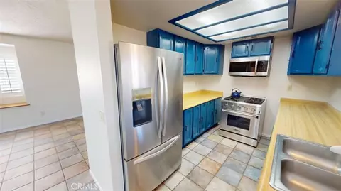 Kitchen - 10970 Merino, Apple Valley, CA 92308 photo 4 of 5