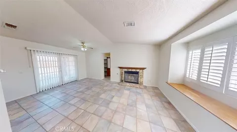 Living - 10970 Merino, Apple Valley, CA 92308 photo 5 of 7