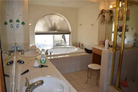 Bath - 19485 Kinai, Apple Valley, CA 92307 photo 1 of 1