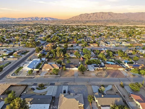 View/Area - 7625 Windsor Ave, Hesperia, CA 92345 photo 2 of 7