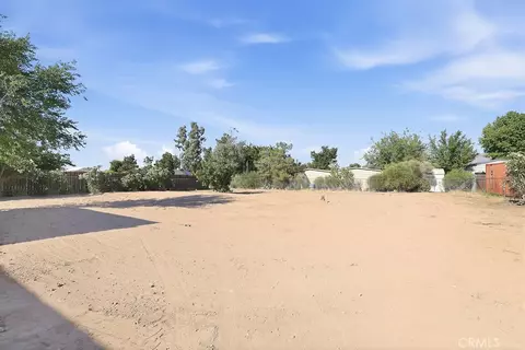 Exterior - 7625 Windsor Ave, Hesperia, CA 92345 photo 5 of 8