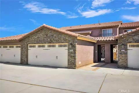 14119 Jicarilla Rd #204, Apple Valley, CA 92307