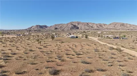 111 Mustang Ave, Apple Valley, CA 92307