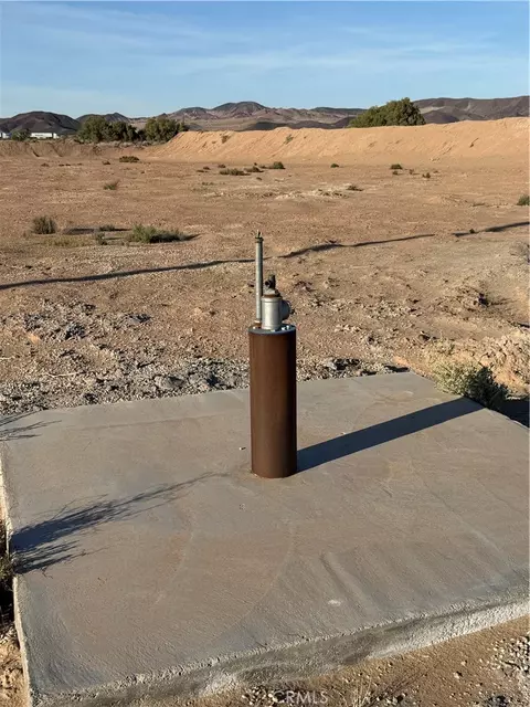 6 Gasco Rd, Newberry Springs, CA 92365