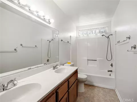 Bath - 11935 Wapato Rd, Apple Valley, CA 92308 photo 3 of 5
