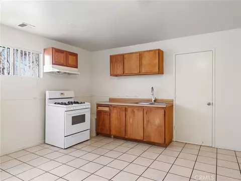 Kitchen - 11935 Wapato Rd, Apple Valley, CA 92308 photo 3 of 3