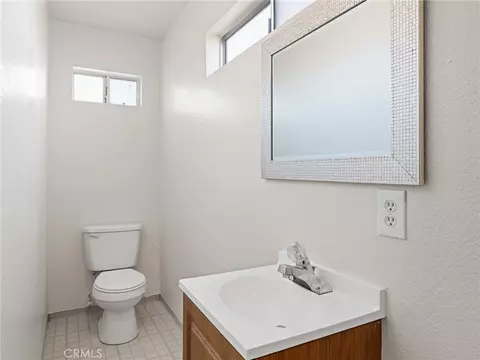 Bath - 11935 Wapato Rd, Apple Valley, CA 92308 photo 4 of 5