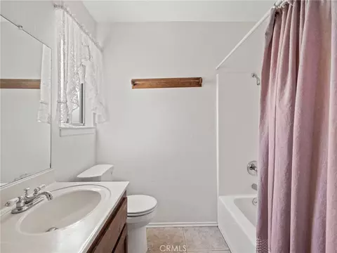Bath - 11935 Wapato Rd, Apple Valley, CA 92308 photo 2 of 5