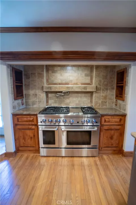 Kitchen - 683 Maxson Dr, Twin Peaks, CA 92391 photo 1 of 2